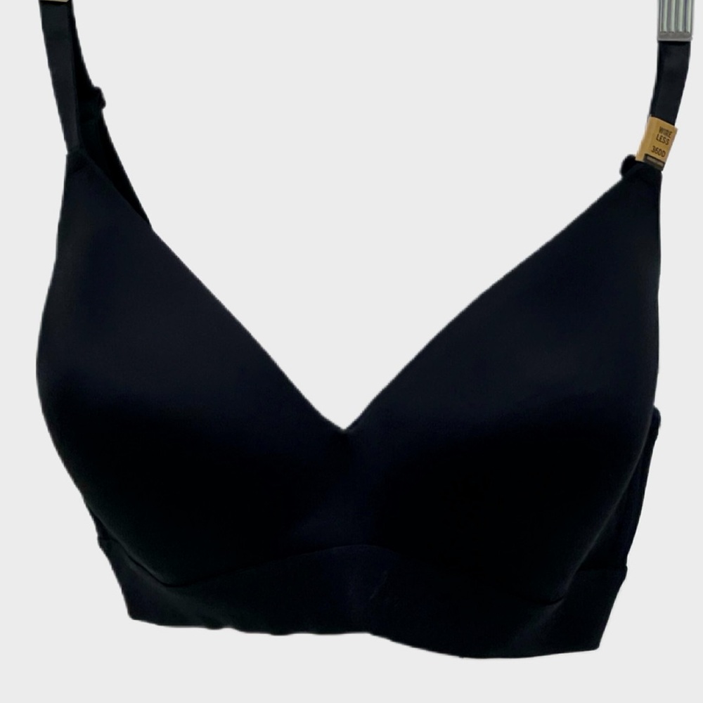 NWT VS Pink Wear Everywhere Wireless